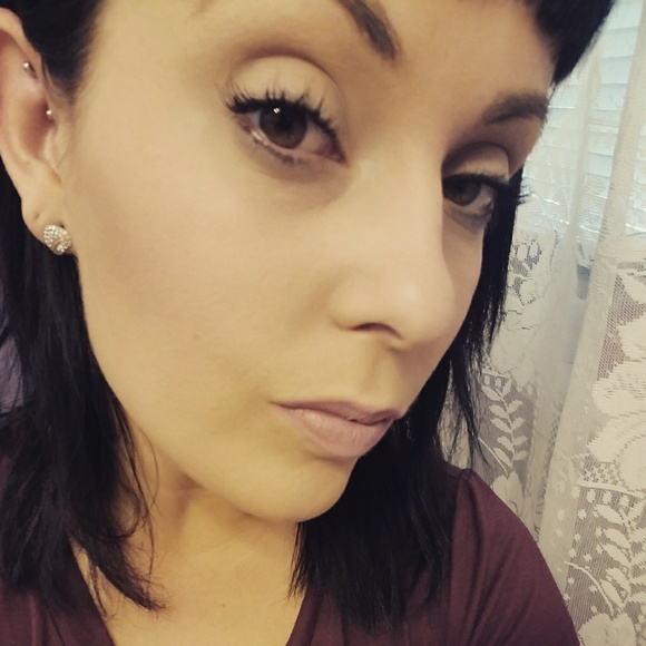 Meet your Posher, Crystal - Picture 2 of 2